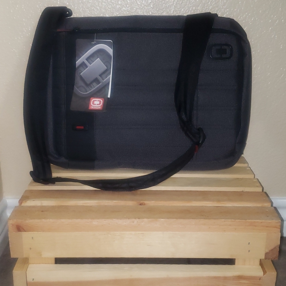 OGIO 13 inch Laptop/Tablet Crossbody Bag